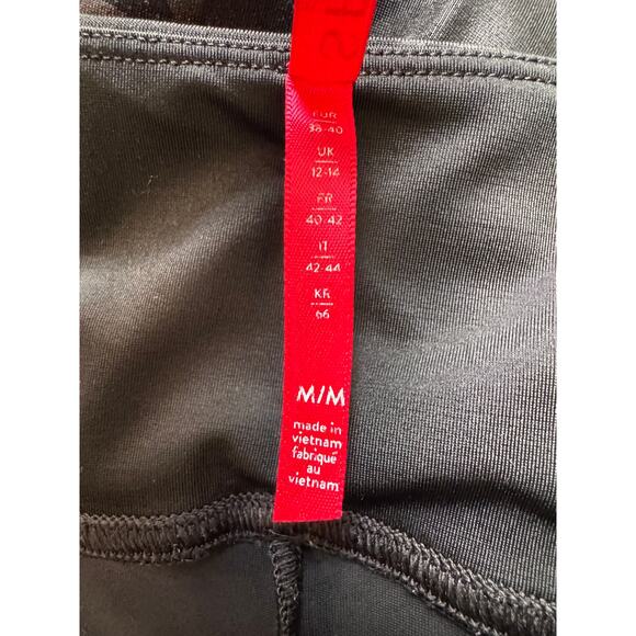 NEW SPANX Women's Matte Black Faux Leather Glossy Camo Shaping Leggings Size M - Picture 7 of 10